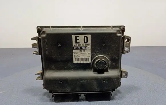 Suzuki Swift I Engine control unit/module ECU 33920-72K01