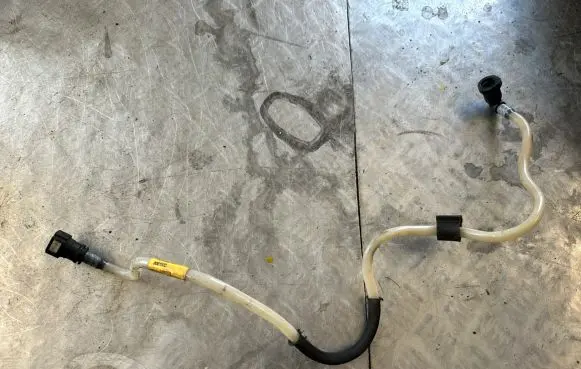 Renault Captur Fuel line pipe 164468215R