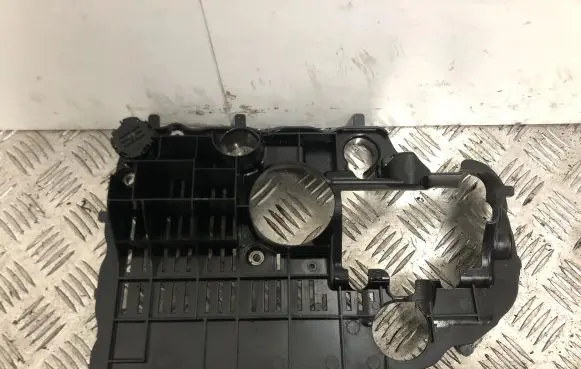 Volkswagen Golf V Other engine bay part 06J103138F