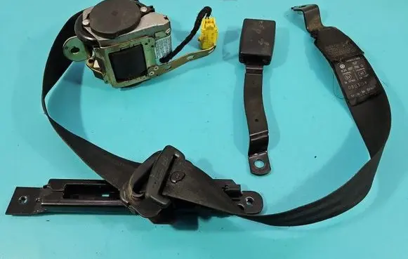 Volkswagen Polo IV 9N3 Front seatbelt IMPRK1538047