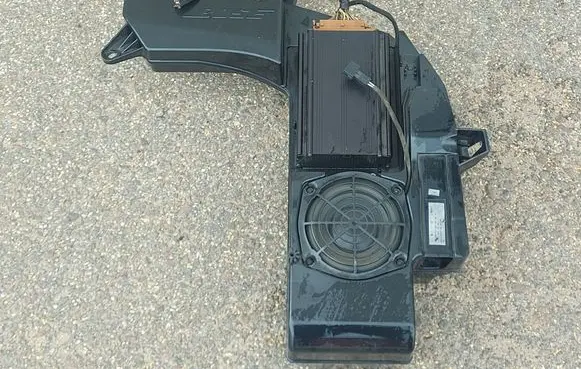 Audi A4 S4 B6 8E 8H Subwoofer speaker 8E9035382A