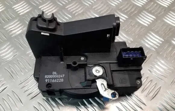 Opel Vivaro Front door lock 8200008247 91166228