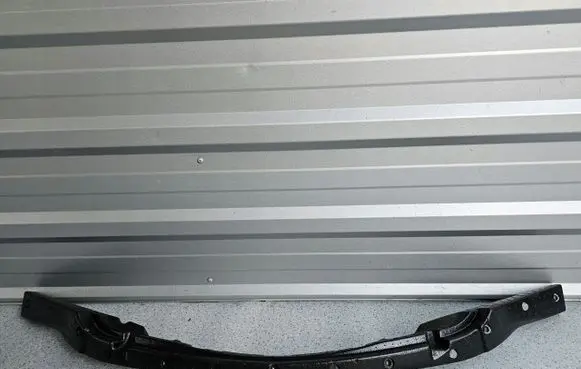 Maserati Quattroporte Front bumper foam support bar 670003826