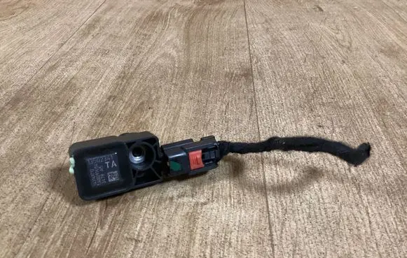 Opel Insignia A Airbag deployment crash/impact sensor 13502341