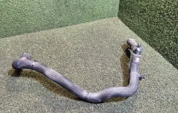 Renault Trafic III (X82) Engine coolant pipe/hose 924109557R