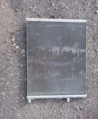 BMW 7 G11 G12 Coolant radiator 8664919