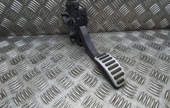 Volvo V60 Accelerator throttle pedal 31329369 6PV010834 6PV01083428