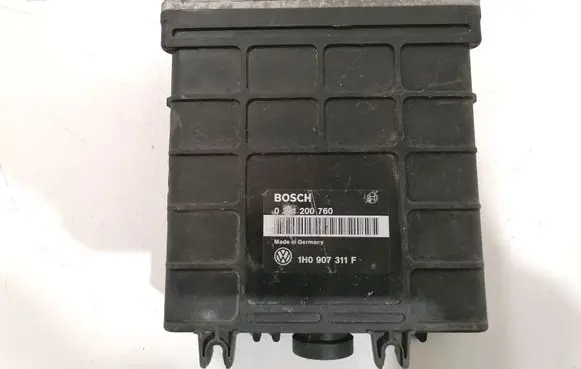 Volkswagen Golf III Engine control unit/module 0261200760 1H0907311F