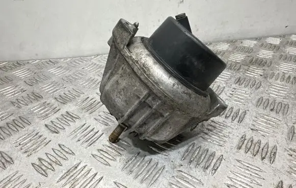 BMW 3 E90 E91 Engine mount bracket 139811
