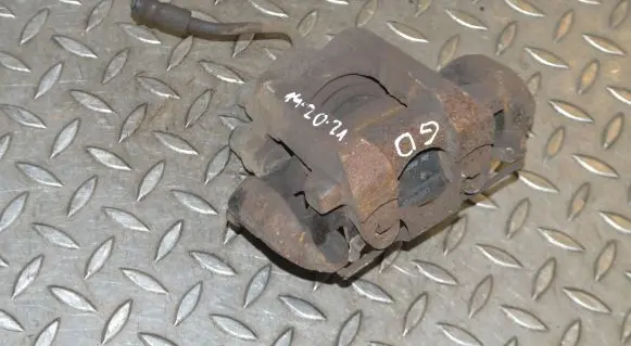 Jeep Grand Cherokee (WK) Rear brake caliper