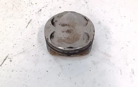 Piston