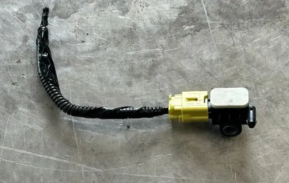 Nissan Juke I F15 Airbag deployment crash/impact sensor 988303JA0A