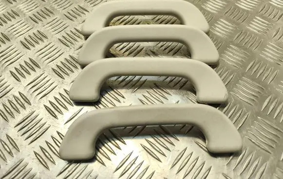 Subaru Forester SH A set of handles for the ceiling 