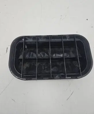 Audi A4 S4 B5 8D Quarter panel pressure vent 4a0819181