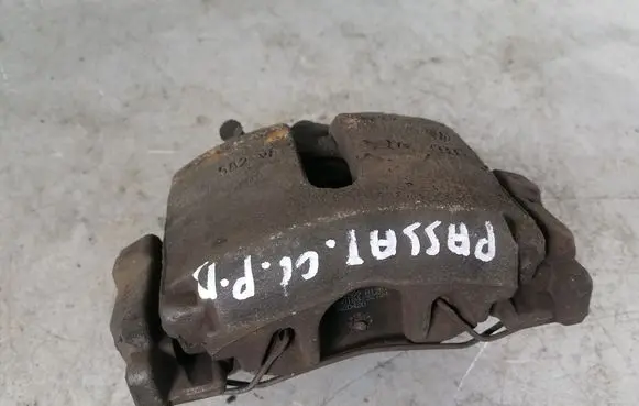 Volkswagen PASSAT CC Front brake caliper