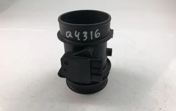 Volvo V70 Mass air flow meter 30713512