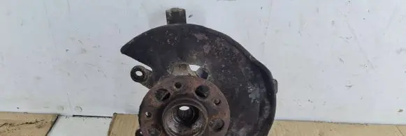 Mercedes-Benz Vaneo W414 Front wheel hub spindle knuckle