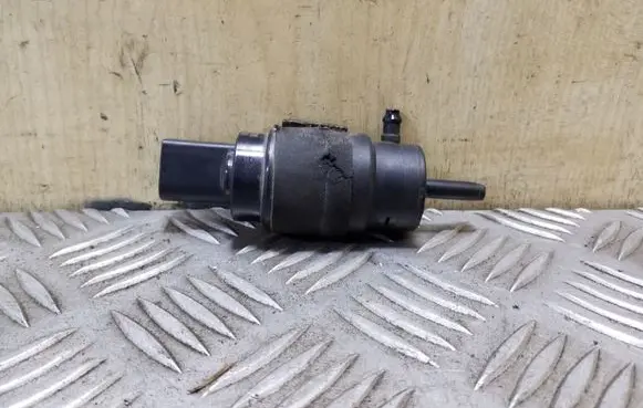 Audi A6 C7 Windscreen/windshield washer pump 8K5955647