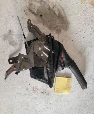 Subaru Legacy Handbrake/parking brake lever assembly 31022