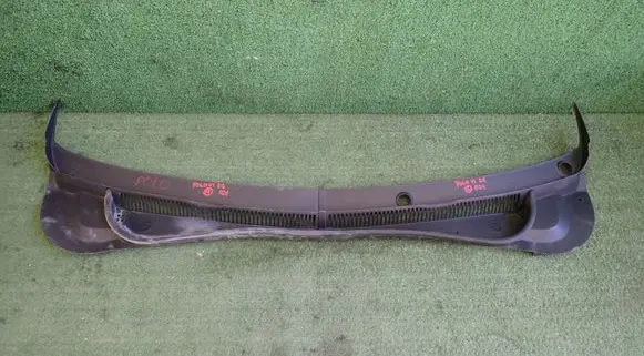 Volkswagen Polo VI Wiper trim 2G1819404 2G2819404