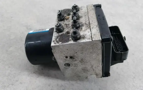 Volkswagen PASSAT B6 ABS Pump 3C0614109AF
