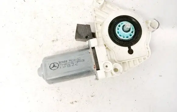 Mercedes-Benz B W245 Front door window regulator motor a1698204342 996146-102