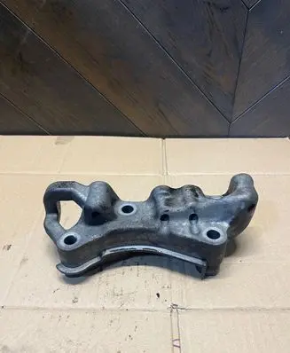 Peugeot 308 Engine mounting bracket 9673585780