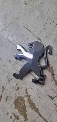 Peugeot 107 Manufacturers badge/model letters 