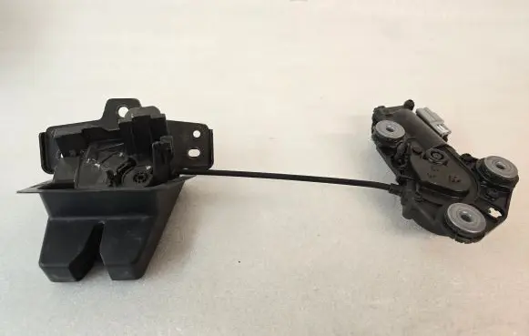 Volvo S90, V90 Tailgate/trunk/boot lock/catch/latch 31349975