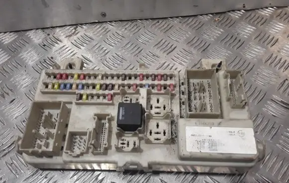 Ford Focus C-MAX Fuse module 4MT14A073CJ 6M5T14014YLA