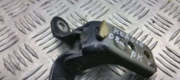 Toyota Corolla Verso AR10 Front door upper hinge