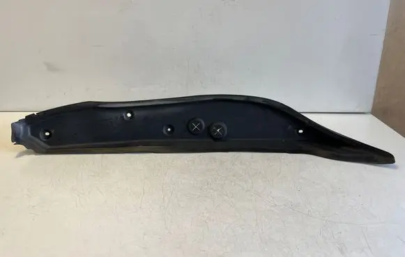 Mercedes-Benz EQC Fender end trim A2938890000