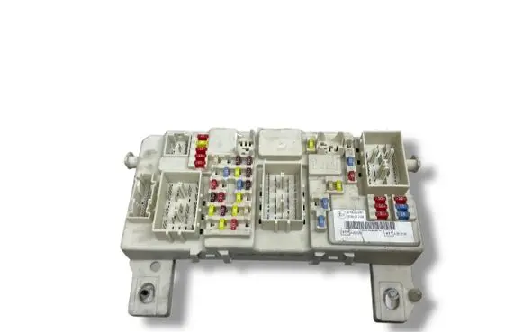 Ford Focus Fuse module 7M5T14A073DD 519243307 00324201