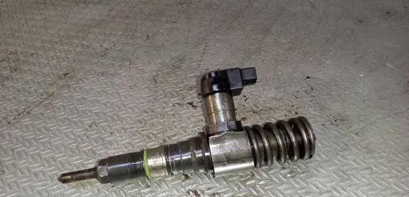 Audi A4 S4 B7 8E 8H Fuel injector 03G130073T