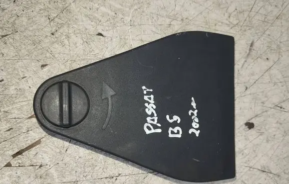 Volkswagen PASSAT B5.5 Hazard Warning Triangle Mounting Bracket 3B5860285B