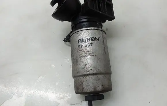Chrysler Voyager Fuel filter 04721225AB