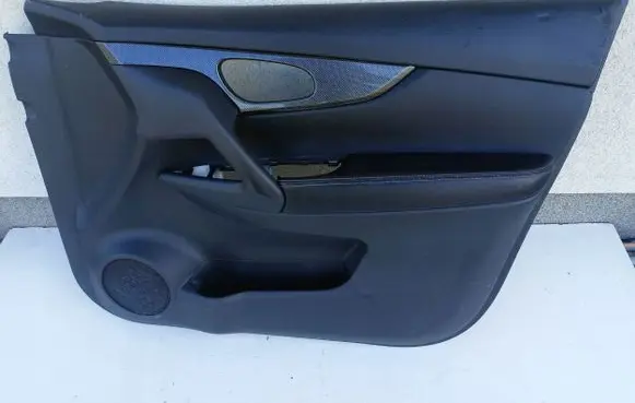 Nissan X-Trail T32 Front door card panel trim