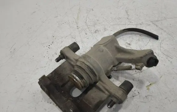 Opel Vectra C Rear brake caliper