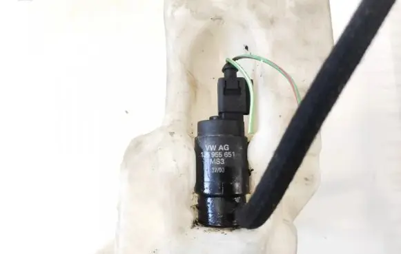 Seat Toledo II (1M) Windscreen/windshield washer pump 1j5955651 1j0955453