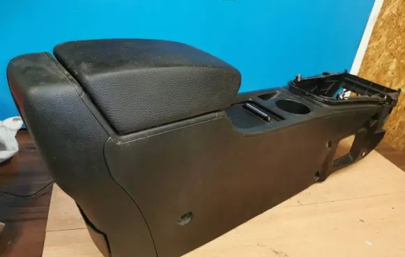 Opel Astra J Armrest 9918010581 1696539 1696534