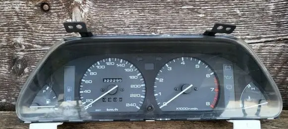 Mazda 323 Speedometer (instrument cluster)