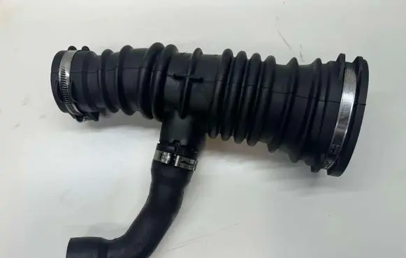 Ford Focus C-MAX Air intake hose/pipe 3M519A673M