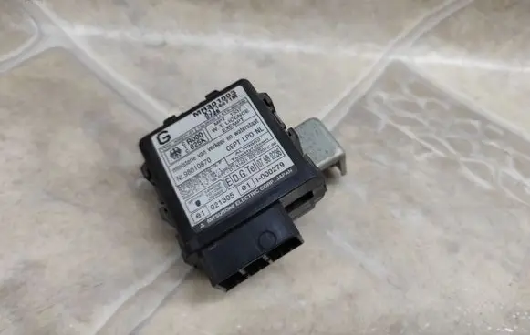 Mitsubishi Galant Alarm control unit/module MR301003