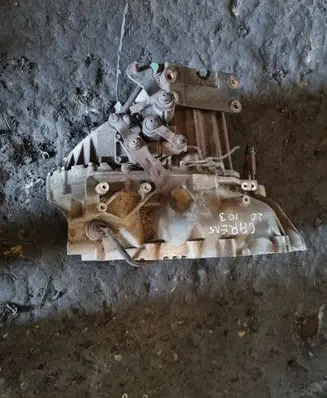 KIA Carens II Manual 6 speed gearbox S620JC 003739