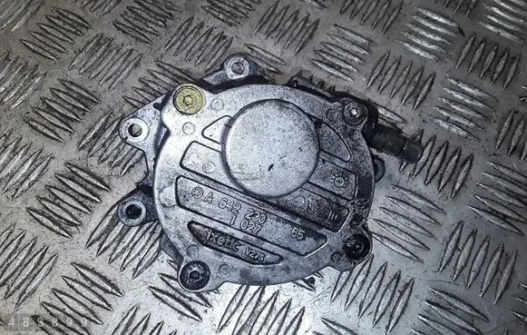 Mercedes-Benz R AMG W251 Vacuum pump A64223065