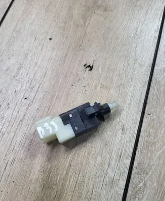 Mercedes-Benz C W203 Brake pedal sensor switch 0015453809