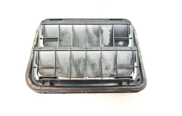 Dacia Sandero II Quarter panel pressure vent 7700838358