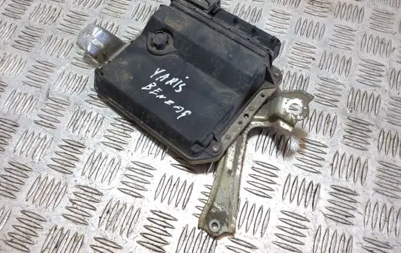 Toyota Yaris Engine control unit/module 896610D310