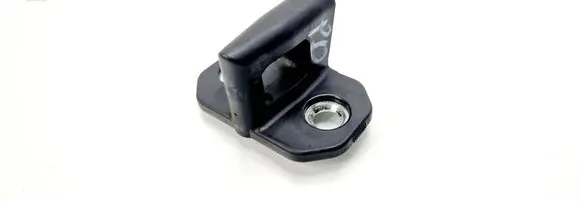 Mercedes-Benz E W211 Front door lock loop/hook striker A2037200004