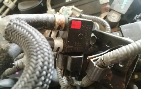 Toyota Avensis T270 Exhaust gas pressure sensor 8948120030 1211